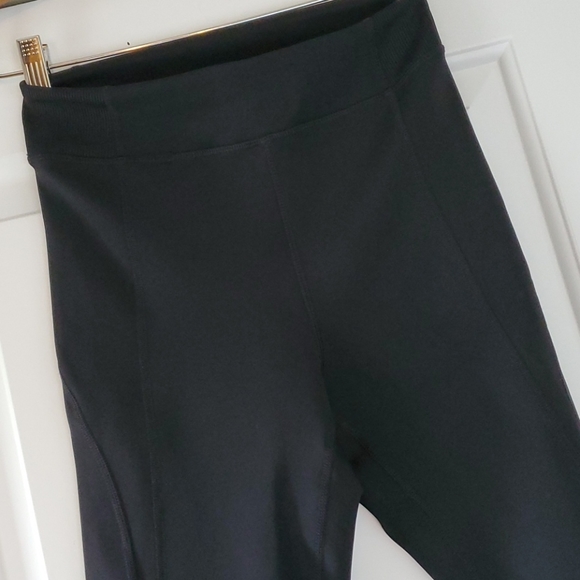 IVY PARK black capri workout/yoga legging! - Picture 3 of 9
